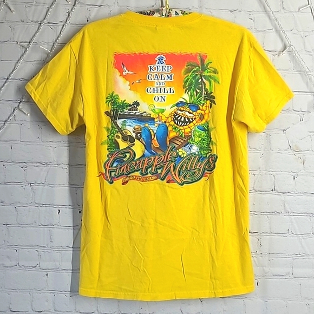 Pineapple Willy's Panama City Beach Florida Sunshine Yellow Graphic Print Tee M
